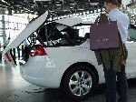 Der neue EOS: Filigrane Dachkonstruktion beim verscliessen.